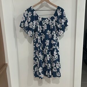 SO brand NWOT pretty tiered minidress blue floral, size M.